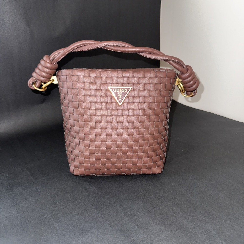 Guess Lisbet Bucket Woven Handbag Small In Brown Excellent Condition